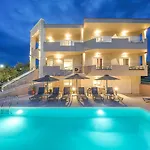 Iliomagic Luxury Ξενοδοχείο με διαμερίσματα 3*