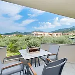 Ξενοδοχείο με διαμερίσματα Iliomagic Luxury