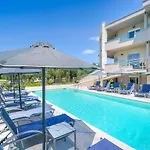 Ξενοδοχείο με διαμερίσματα Iliomagic Luxury 3*